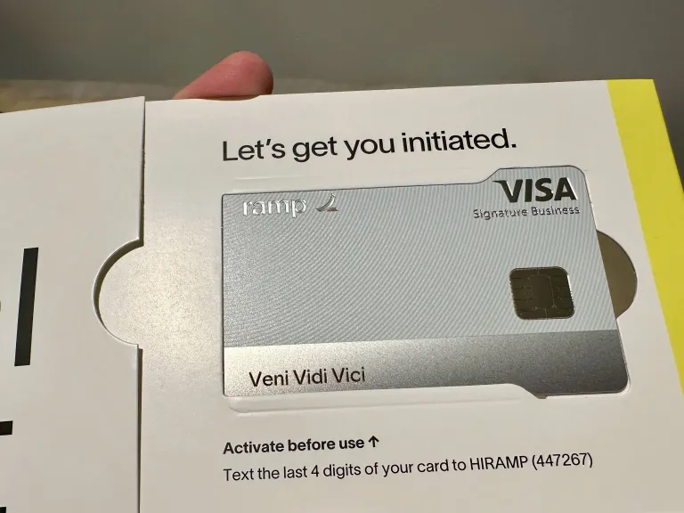 Ramp metal card with branding 'Veni Vedi Vici'.